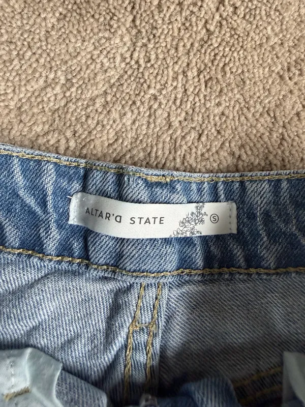 Altar’d State Light Wash Distressed Denim Shorts – Size Small - Image 4