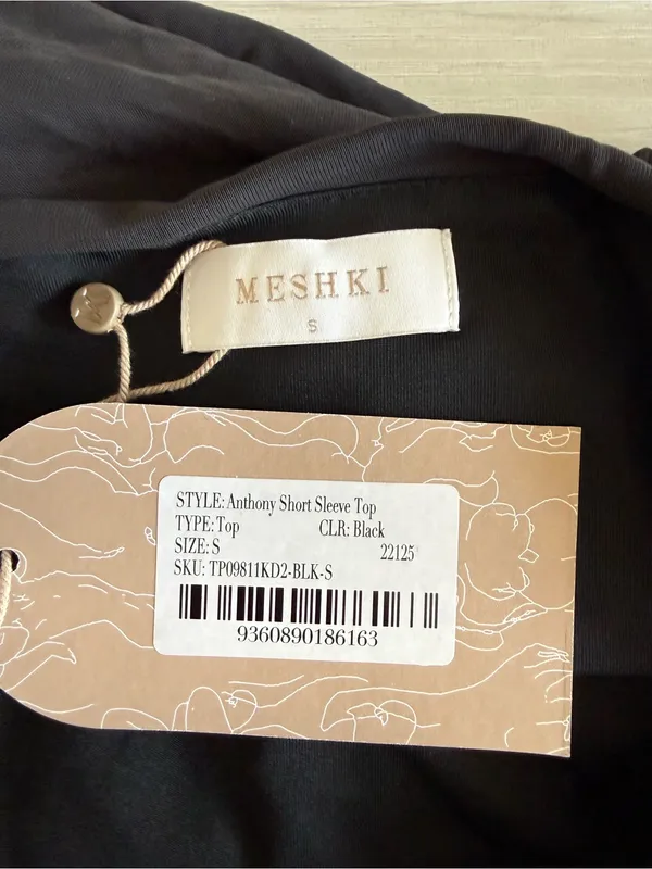 Meshki Anthony Short Sleeve Top Black Small NWT - Image 8