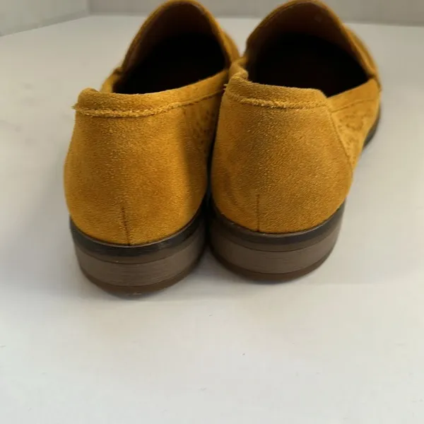 Clark's Women's Loafers Trish Calla Perforate Loafers Yellow Size 6 1/2M - Image 4
