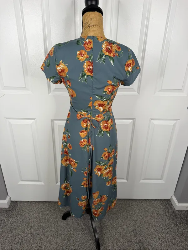 Lulus Floral Cutout Tie Front Midi Dress Blue Orange Sz S NWOT - Image 4