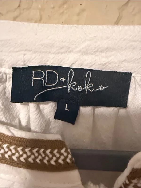 RD and Koko White Embroidered Boho Peasant Blouse Jacket - Image 2