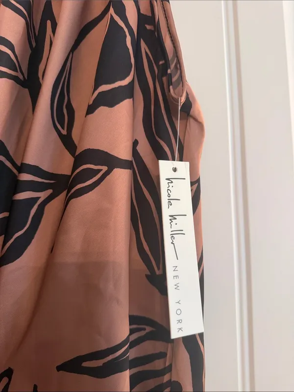 Nicole Miller Rust Brown Mini Skirt with Black Abstract Print - Image 2