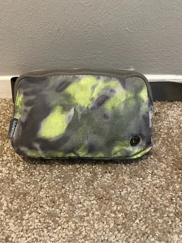 Lululemon everywhere belt bag hyper dye - Image 4