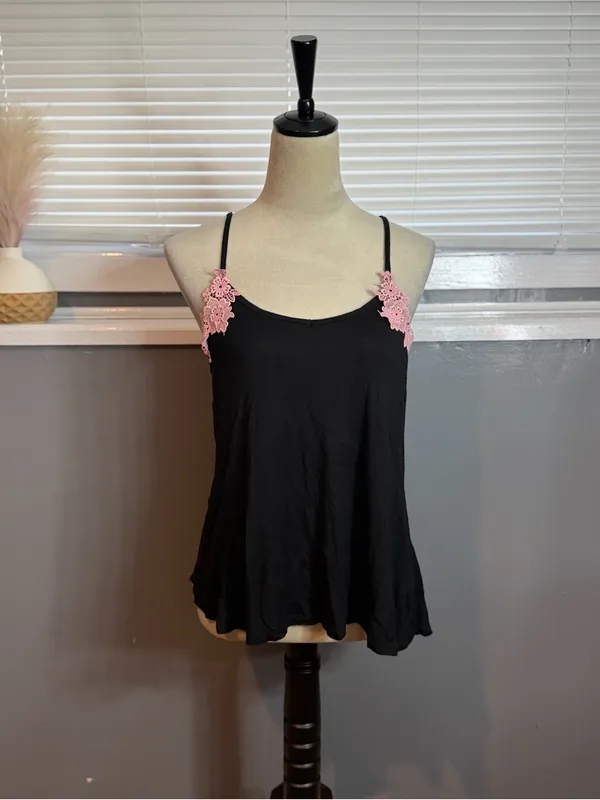 Jessica Simpson Black Cami with Pink Lace Trim - Image 2