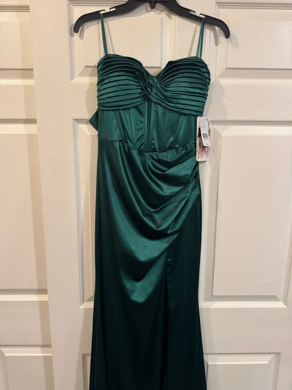 Long green dress Size M - Image 2