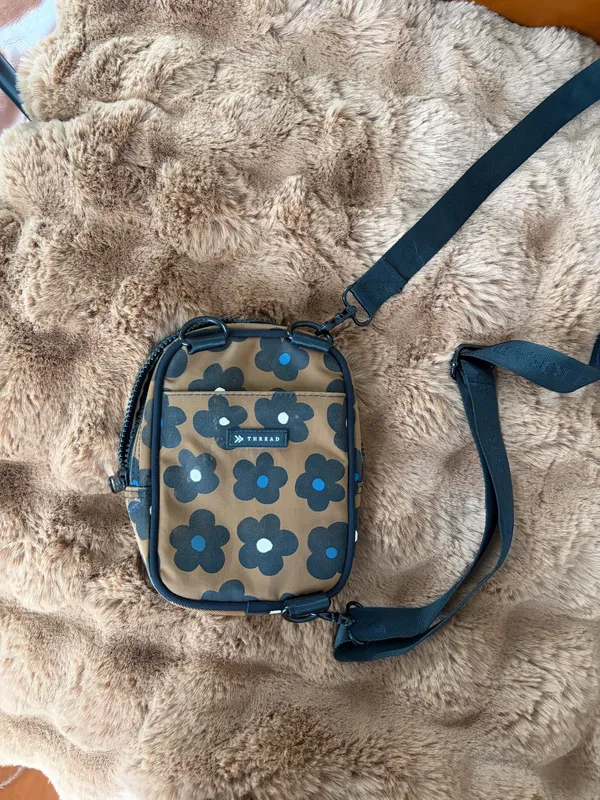 Thread crossbody  - Image 2