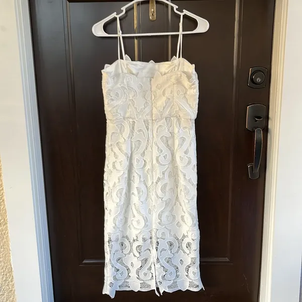 EUC BARDOT Lina Lace Shift Dress White Size 6 - Image 11