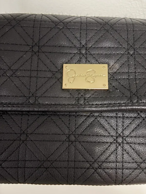 Jessica Simpson black quilted crossbody phone wallet purse. - Image 5