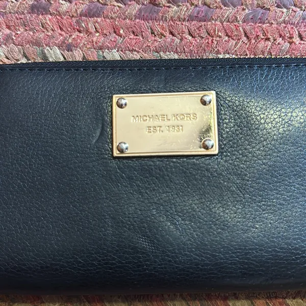 BLACK MICHAEL KORS LEATHER ZIP LONG WALLET - Image 2