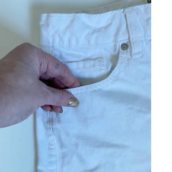GARAGE Mom Shorts White Denim Cuffed Raw Hem Distressed Size 01‎ - Image 6