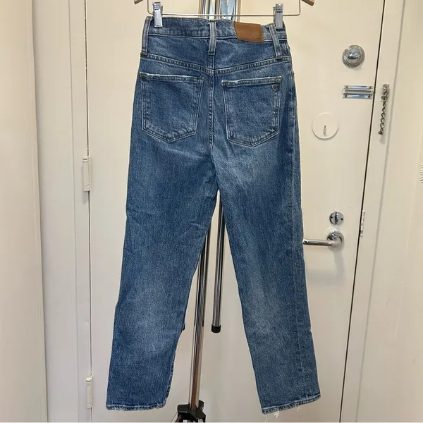 Madewell Classic Straight Jeans in Peralta Wash - Image 7