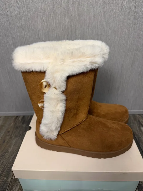 SO Tan Faux-Suede Winter Boots with Cream Faux-Fur Trim Size 11 - Image 5