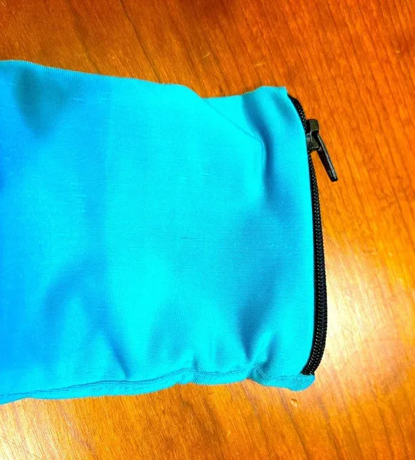Wrist band with zipper compartment - Image 2