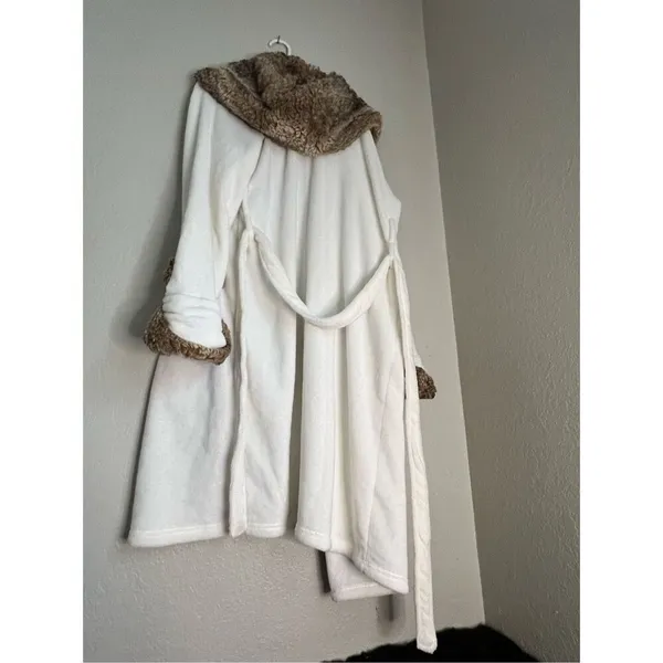 Ombre Faux Fur Robe Hooded M cream J Kimono Pottery Barn - Image 2