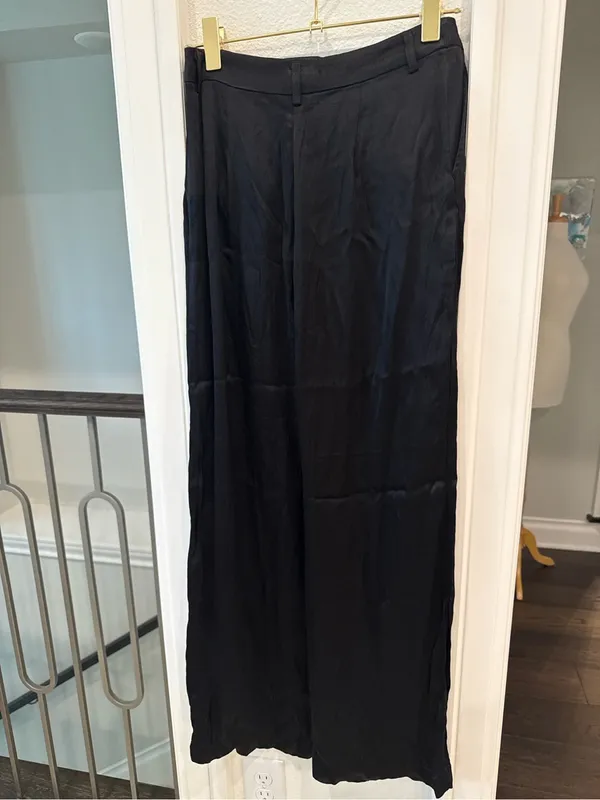 Bardot Lena Pin Tuck Black Satin Wide Leg Pants Size S NWT - Image 4