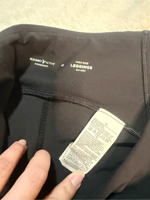 Old Navy Black High-Waist Active Leggings - Image 3