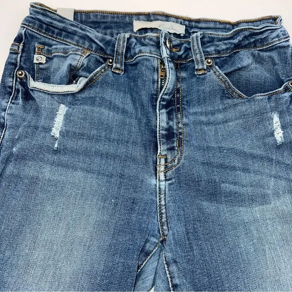 KanCan Estilo Style Women's Medium Wash Straight Leg Ankle Length Distress Jeans - Image 8
