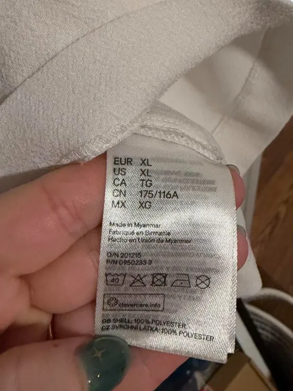 H&M White V-Neck Long Sleeve Top - Image 4