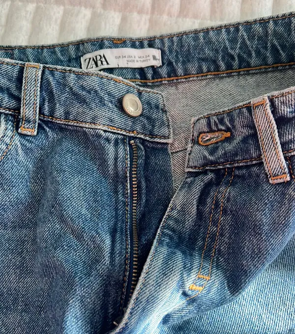 Boyfriend Jeans. Size 2 US - Image 8