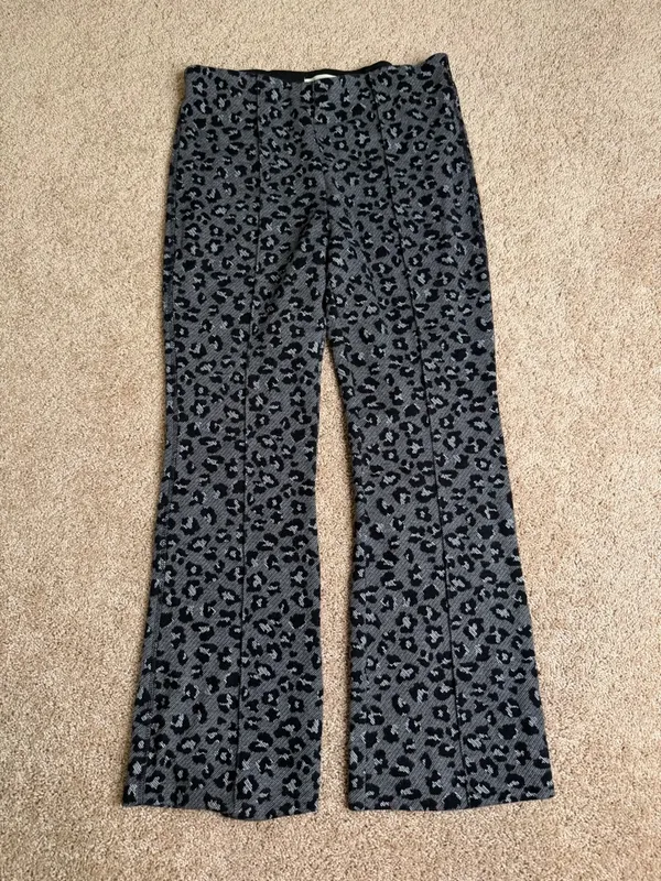 Maeve Anthropologie Leopard Print Knit Pants Gray Black Pull-On Size‎ Small - Image 2