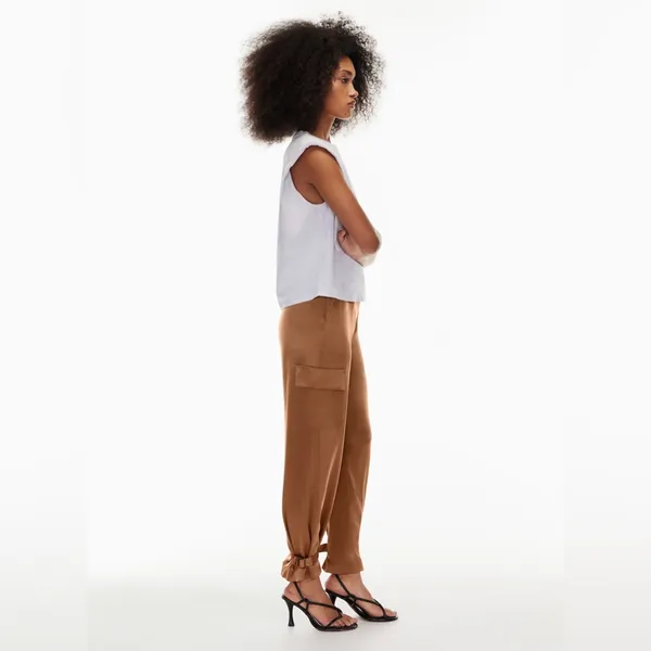 Aritzia Babaton Refined High-waisted satin cargo pants - Size: 8 - Image 4