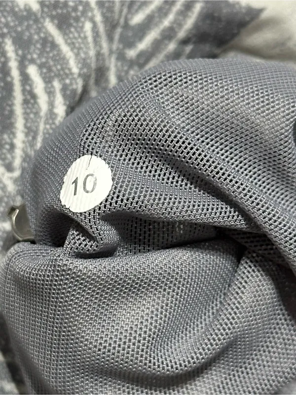 lululemon athletica Women’s Size 10 Gray Floral Printed Athletic Tracker Shorts - Image 4