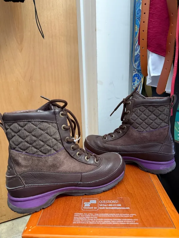 UGG Women’s Brown Insulated Lace-Up Boots- Trail Hiking - Traction Sole. Size: 8 - Image 6