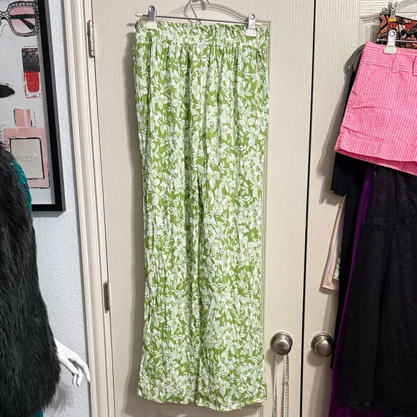 NWT Cotton Bleu Boutique Green Floral Print High Waist Pants Summer‎ Resort - Image 3