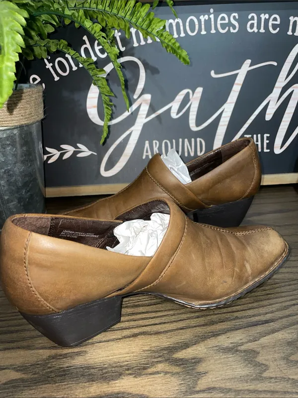 Born Kinney Brown Leather Slip-On Heeled Loafer Booties Size 9 - Image 9