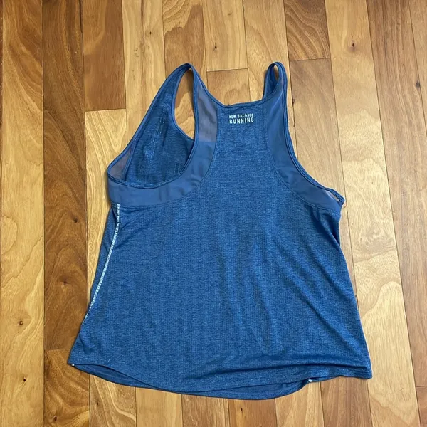 New balance running tank. Women’s size Medium. - Image 4