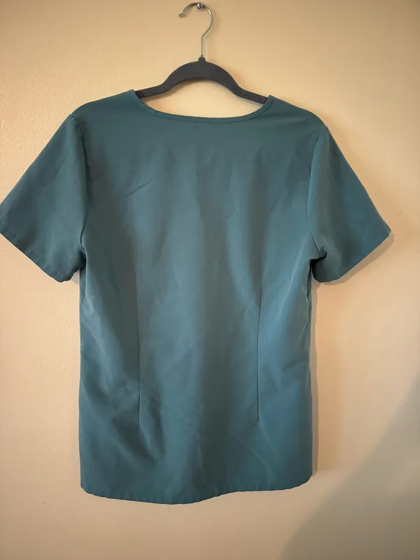 FIGS Scrubs Set - Image 3