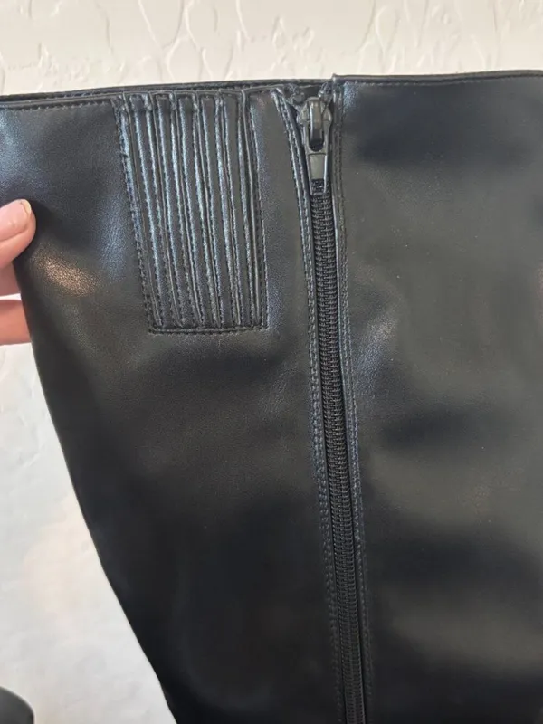Classic Black Heeled Knee Boots - Women - Image 7