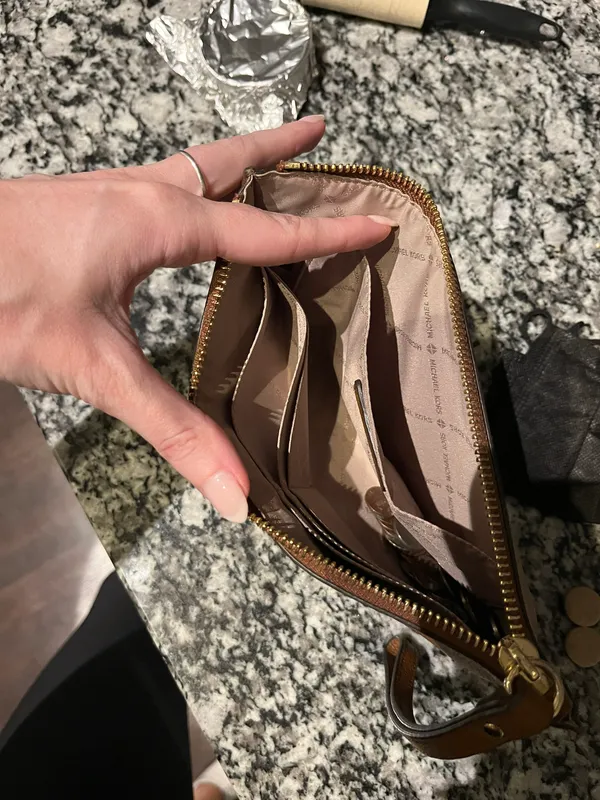Michael Kors Wallet - Image 3