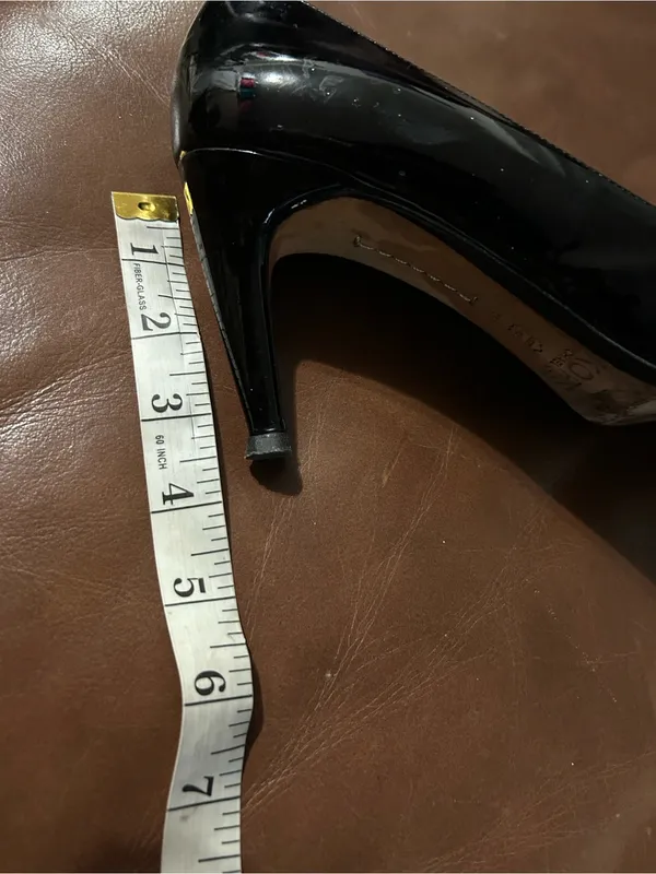 Michael Kors Black Patent Leather Round Toe Pumps 8M - Image 11