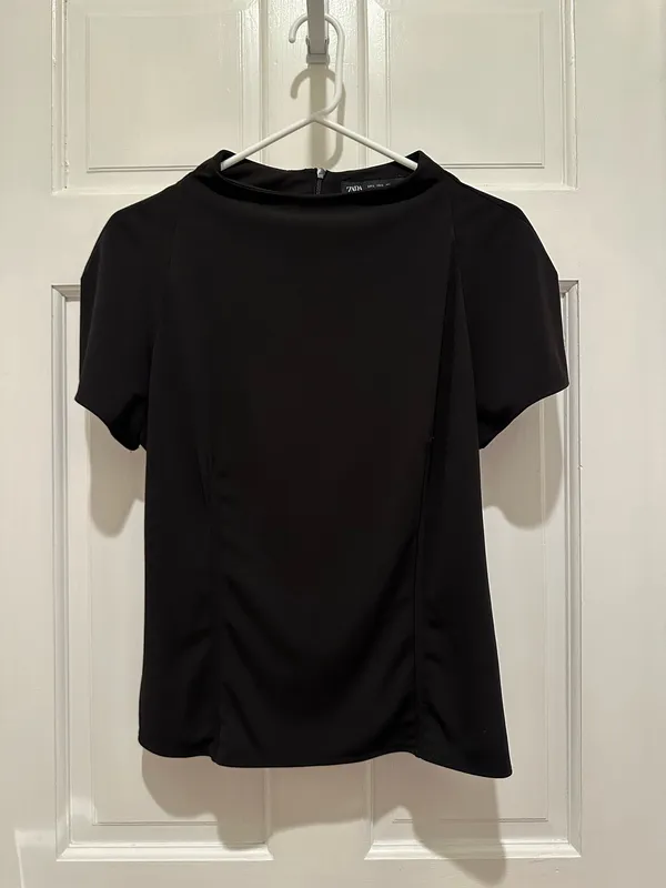 Zara Mock Neck Short Sleeve Top - Image 5