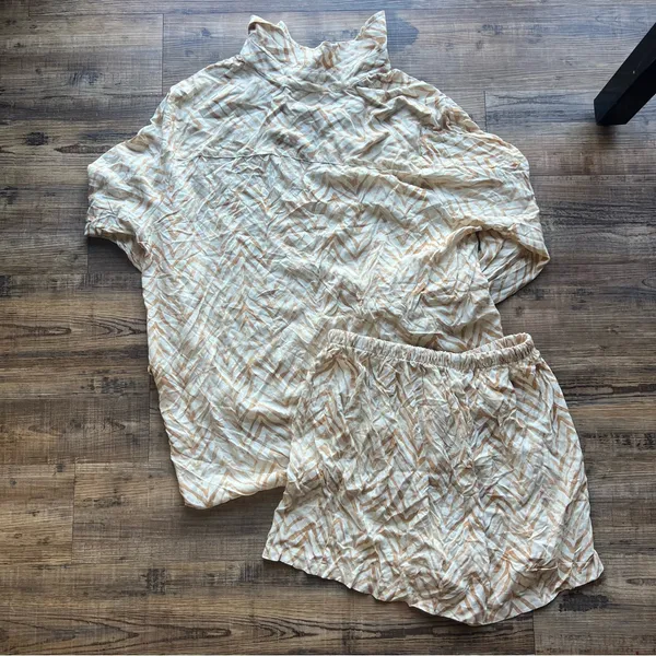 Ascot + Hart Women's Long Sleeve Button-Front & Shorts Pajama Set Size Md NWT - Image 8