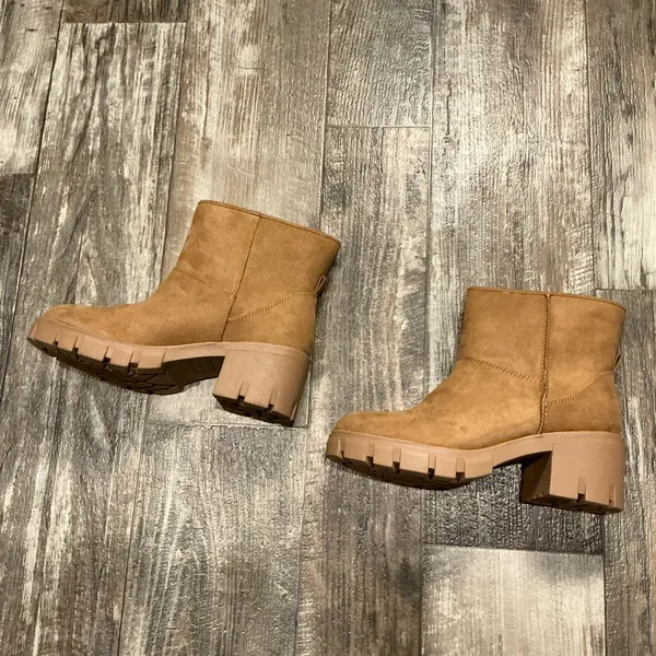 Sun + Stone Brown Winter Boots Size 8 Tan - Image 5