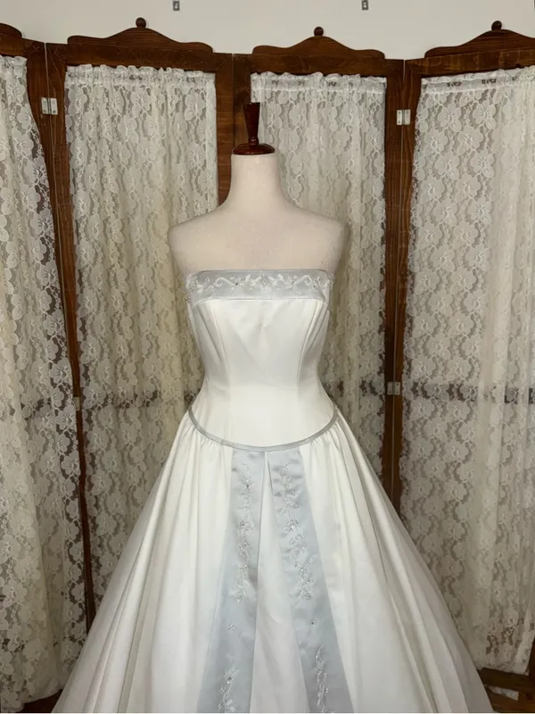 Gorgeous Vintage 90s Mori Lee Strapless White Satin Ball Gown - Image 3