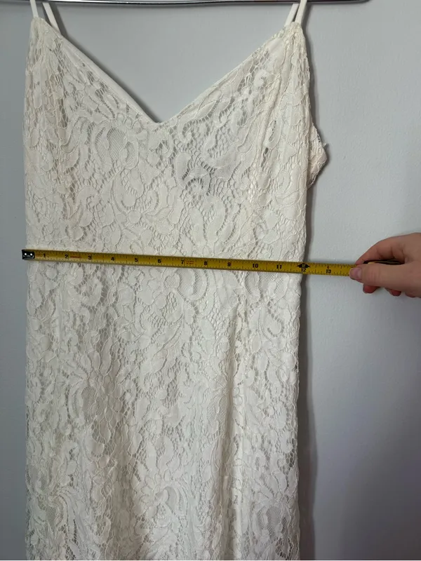 Lulu’s white lace dress - Image 4