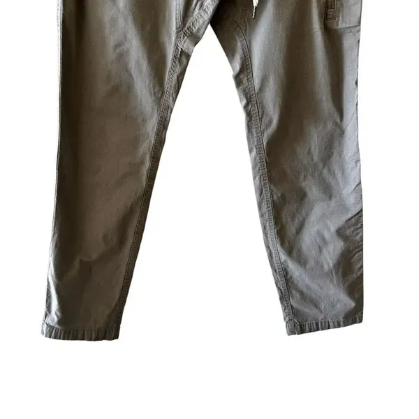 Vuori The Rise And Shine Organic Cotton Athletic Casual Gray Jogger Active Pants - Image 4