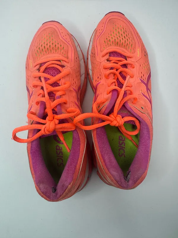 Asics Gel Kayano 22 Running Shoes Size 7 - Image 4