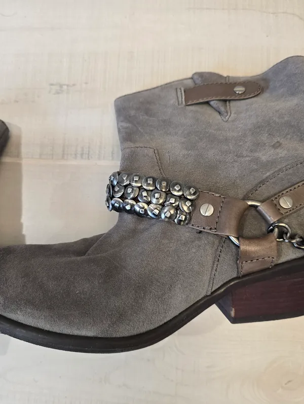 {5.5} Gianni Bini Taupe Harness Suede Cowboy Boots Women's - Image 6