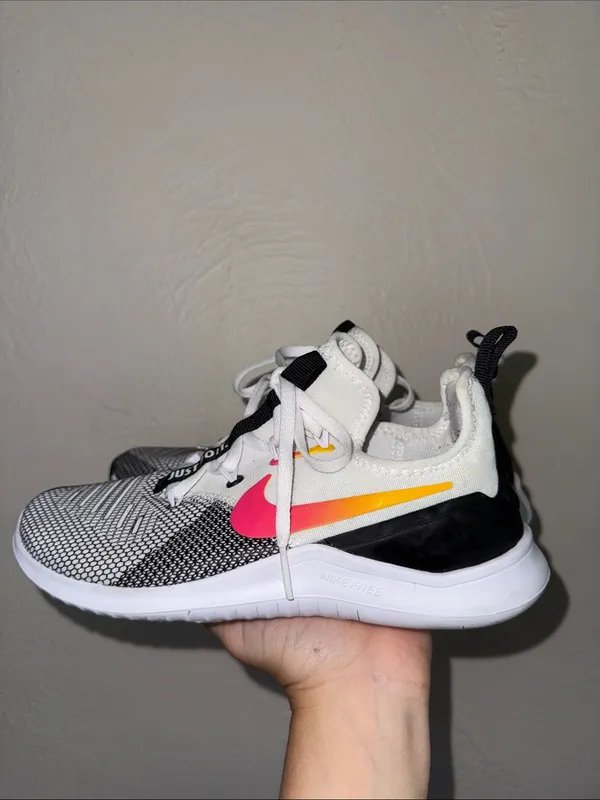 Nike Free TR 8 Training Shoes Black White Pink Women’s Size 6 - Image 4