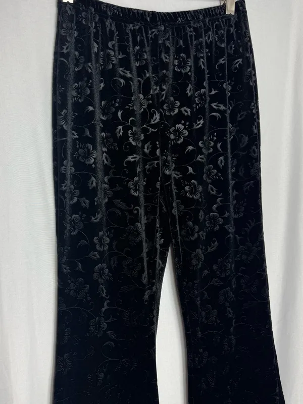 SHEIN Black Velvet Bell Bottom Flair Crushed Velvet Pants gothic size Small NWOT - Image 4