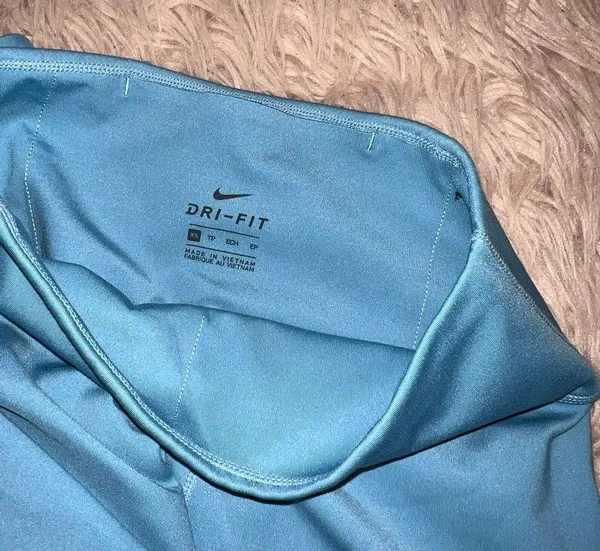 Nike size xs blue leggings similar to Nike yoga line - Image 4