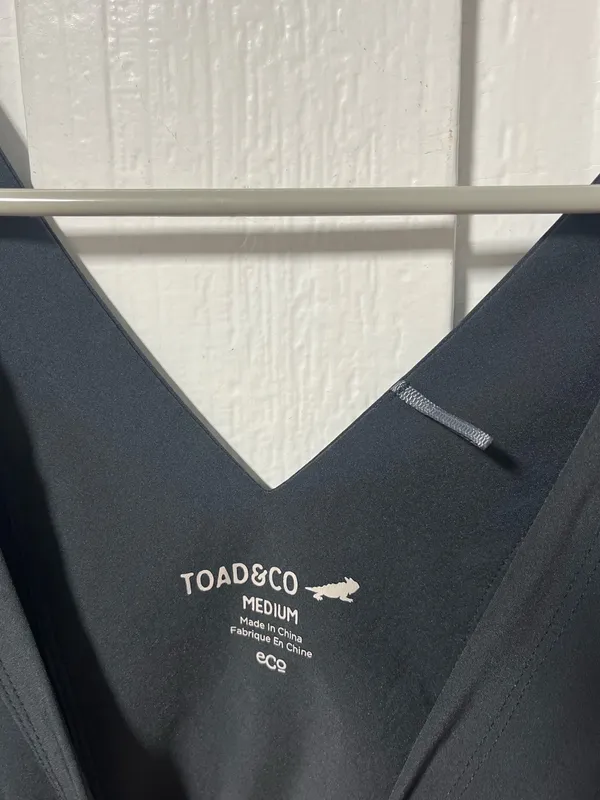 Toad & Co Liv Black Activewear Dress with cinched waist and pockets size m - Image 3