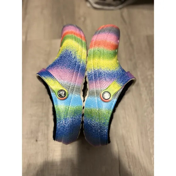 Crocs Classic Black Faux Fur Lined Tie‎ Dye Rainbow Clogs Shoes Slides M7 W9 - Image 3