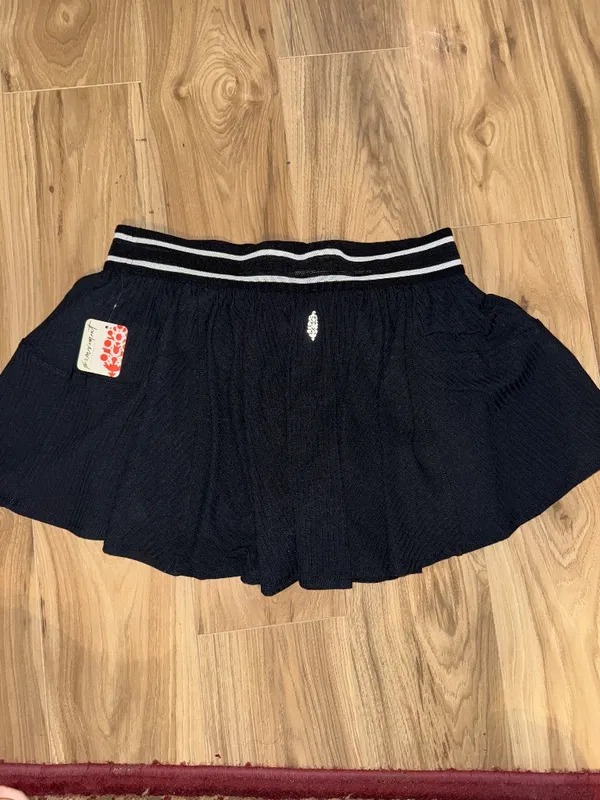 Free People Movement Black Skort - Image 4
