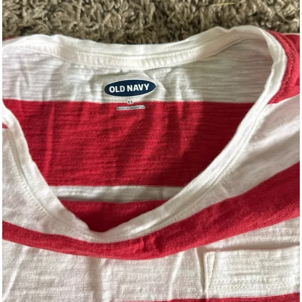 Old Navy Women's Red White Stripped Short Sleeve Front Pockets Tee‎ Size XS - Image 4