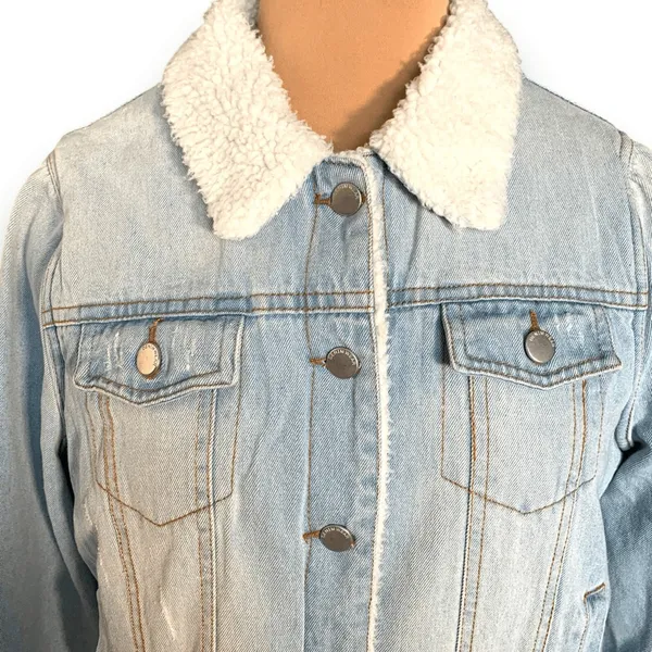Ashley Vintage Charm Light Wash Sherpa Collar Denim Trucker Jacket Women’s‎ XL - Image 4